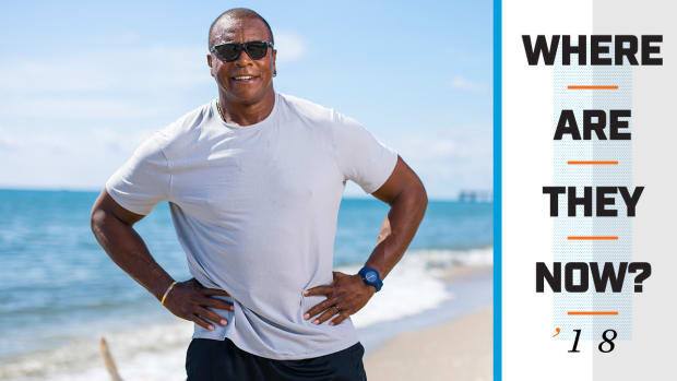 ahmad-rashad-beach-where-are-they-now.jpg